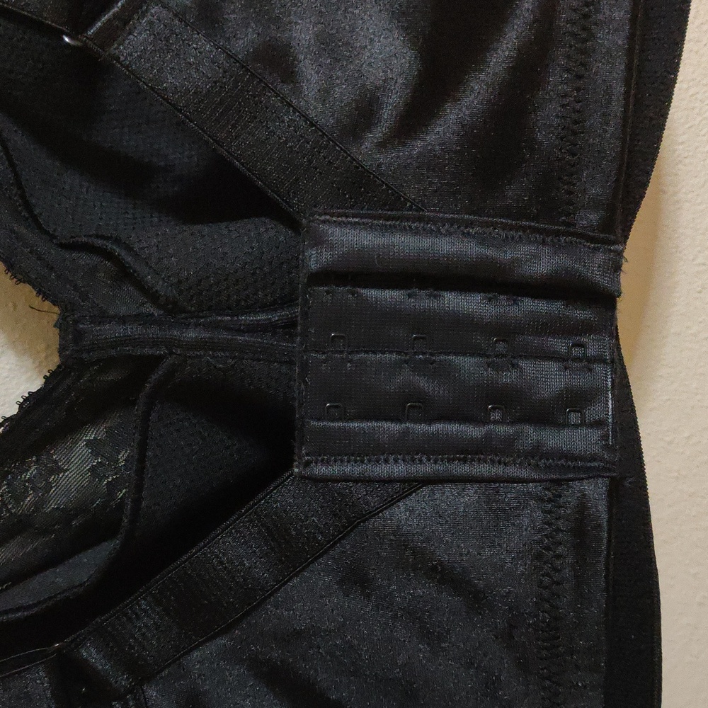 Black Playtex 18 Hour Bra 44D - Picture 3 of 5